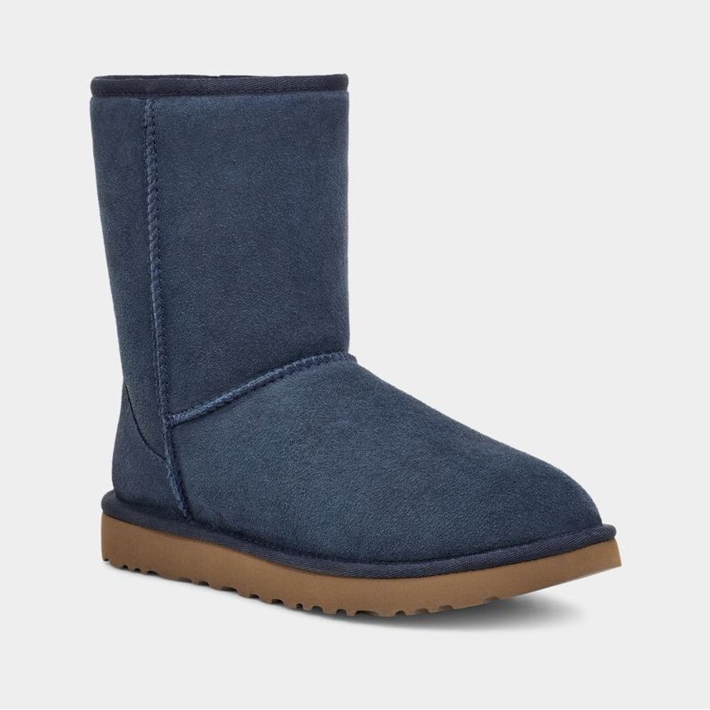 NWB UGG Classic Short II Navy Blue Sheepskin Shearling Lined Boot - Size: 5